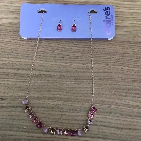 🆕Claire’s Necklace & Earrings Set🆕 - Picture 1 of 4